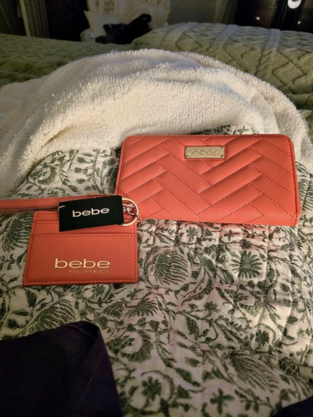 bebe Quilted Wristlet Wallet in Orange Like New - Picture 6 of 7